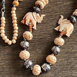 🔴 Hand Crafted authentic carved bone beads necklace with agathe & elephant